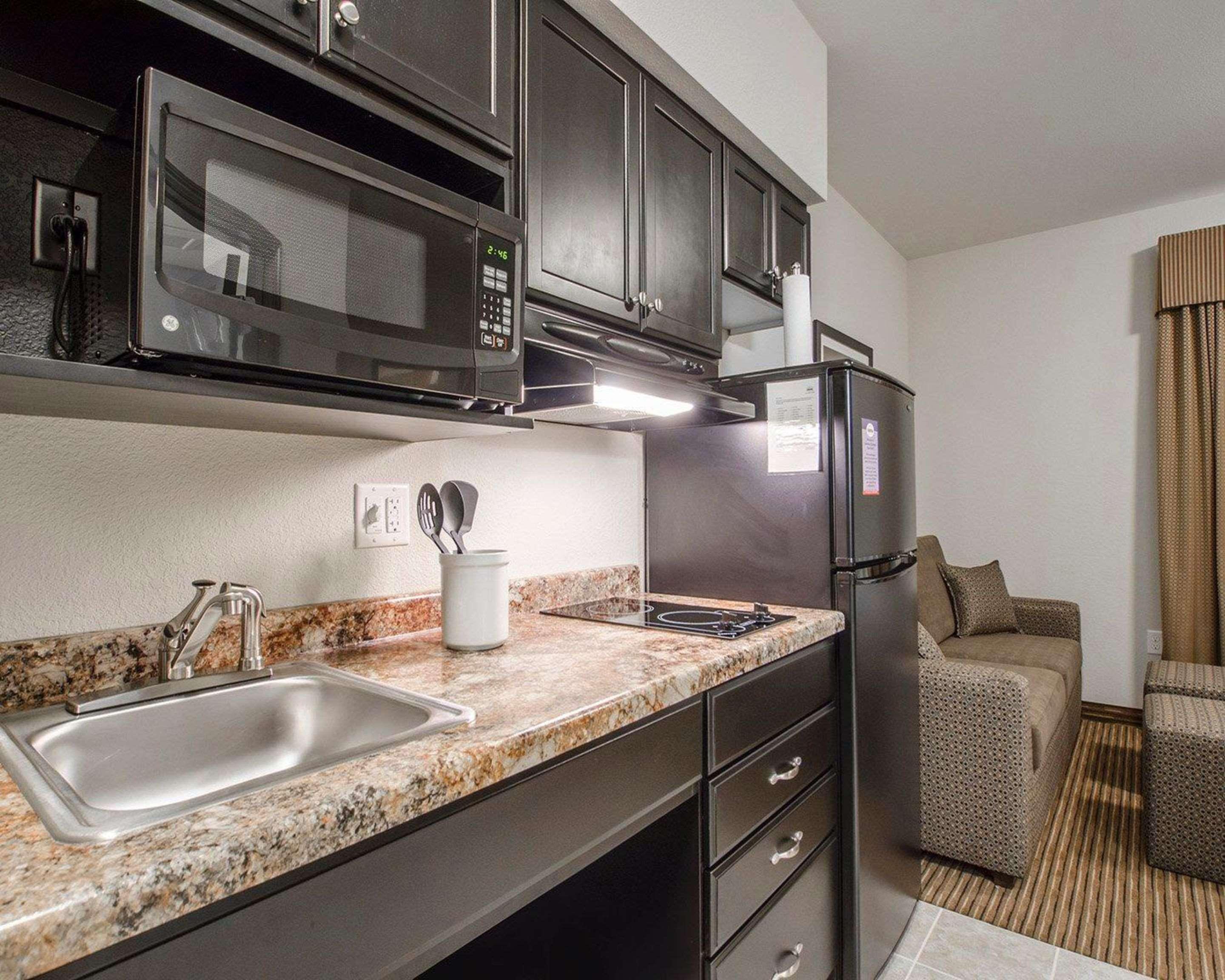 Quality Inn & Suites Estevan Εξωτερικό φωτογραφία