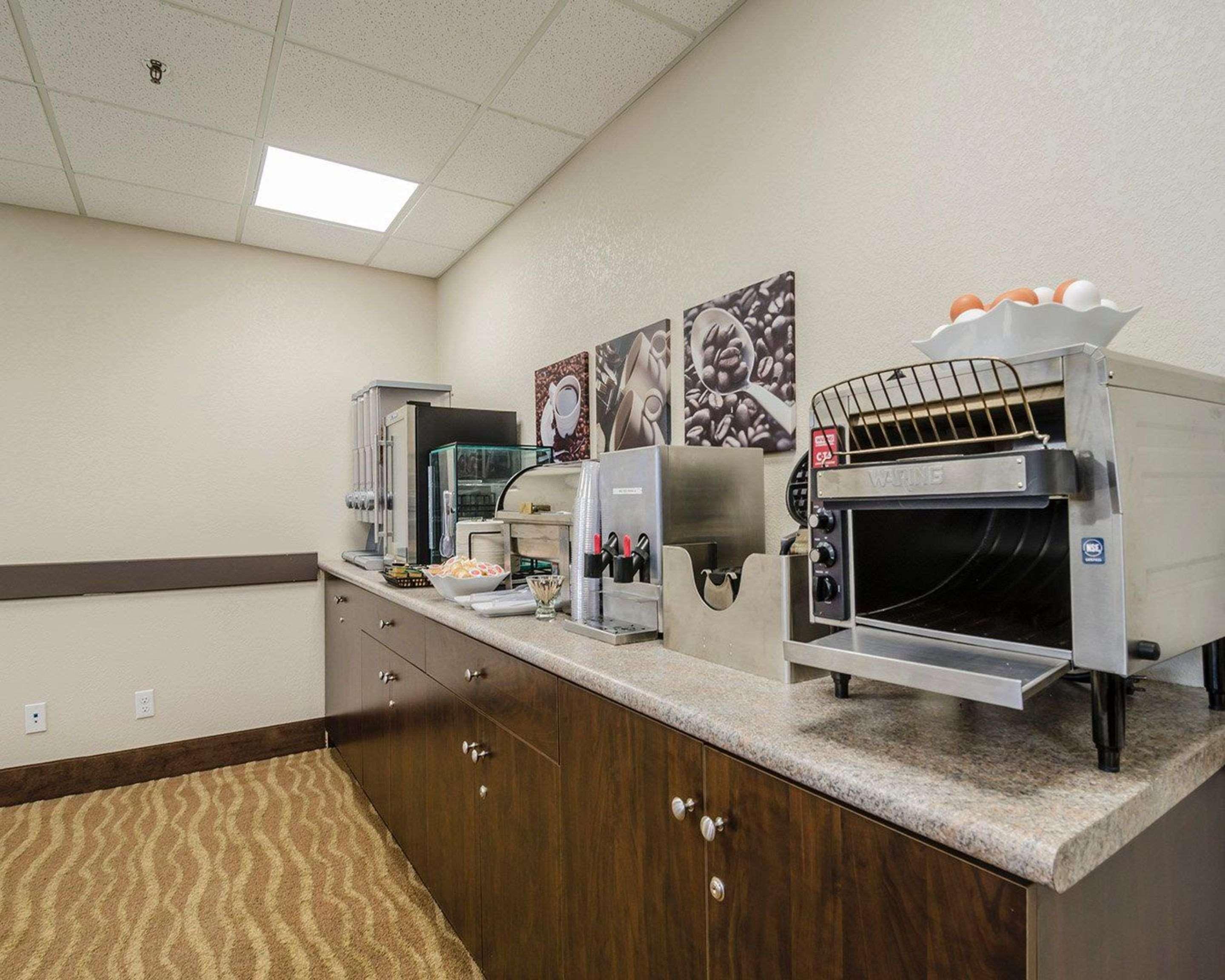 Quality Inn & Suites Estevan Εξωτερικό φωτογραφία